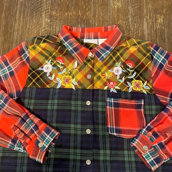 Blair Women’s XL Patchwork Plaid Embroidered Flannel Button Up Shirt - Picture 3 of 13